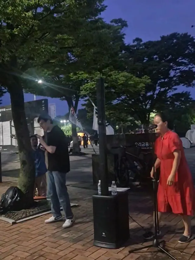 첫 올공
버스킹.
역시 처음이고 그런공간자체가 익숙치않은 여러가지 요인으로 아쉬웠다.
다음에 가게되면 다시..

#올공 #올림픽공원 #찬양버스킹
