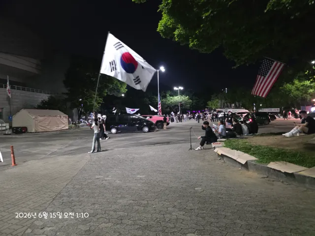 난 예전부터 민주당이 너무 싫었음! 좌빨들 제발좀 뒤졌으면 바래~♡