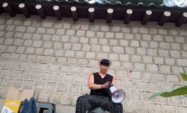 오직 재선거, 선관위 특검 구호만 청와대 앞에서 소리쳤습니다!

저는 제가 할 수 있는 것에 최선을 다할게요.

올공 여러분도 화이팅입니다!