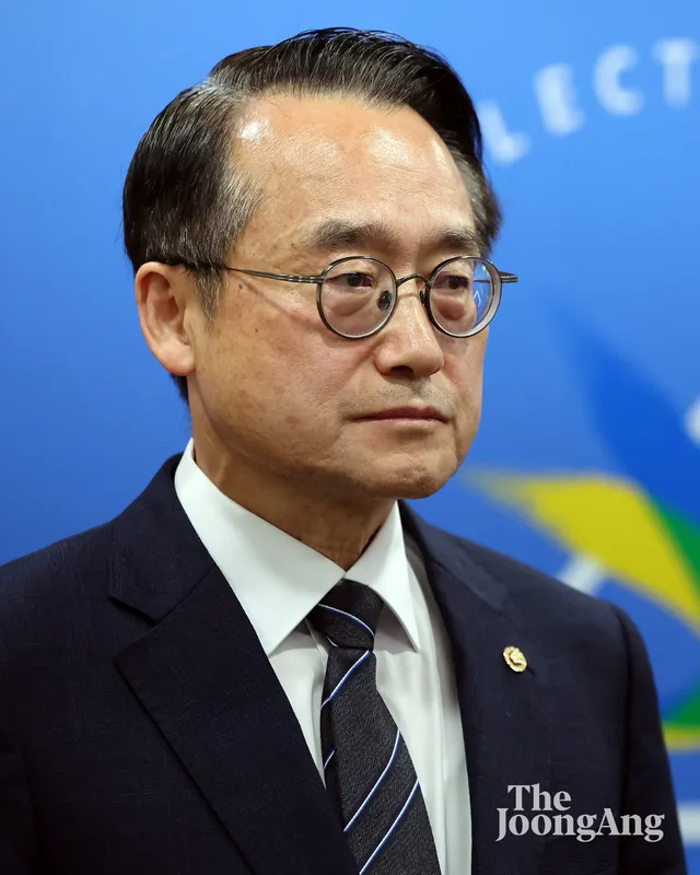 제9회 전국동시지방선거 및 국회의원 재보궐선거 본 투표 당일인 3일, 서울 송파구 잠실7동 제2투표소의 투표가 오후 10시까지 연장됩니다.

이