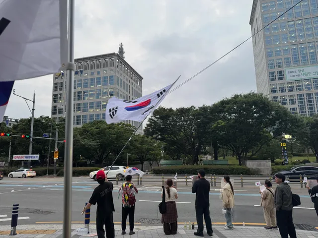 6/22 월
부산선관위 시청 앞 오후 7시

회사 퇴근하고 와보니 첨에 너무 놀랐음
사람이 왜이리 없지?
부정선거 외치시던 분들 다 어디갔지?
