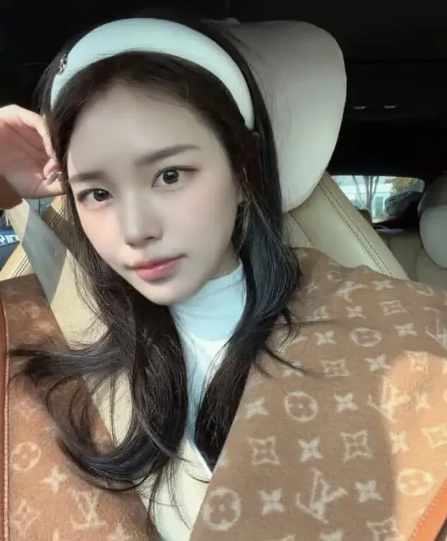 남자친구(사실혼 관계)의 불법 수익으로 
슈퍼카를 구매하고
명품을 소비하며, 해외여행을 다닌다고 해서
그 과정까지 정당화되는 것은 아닙니다.

