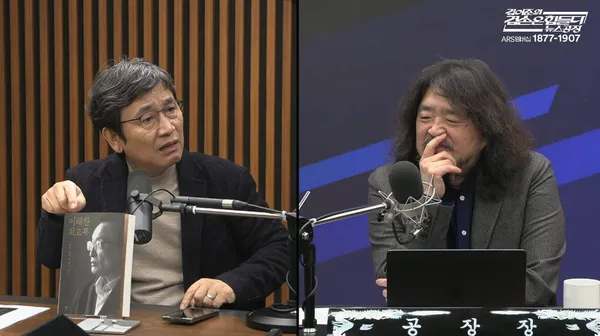 김어준 “코어 지지층, 정체성 부정하는 사람 바로 버려···검찰개혁 못...

친문 핵심 스피커인 김어준 뉴스공장 대표는 23일 최근 이재명 정