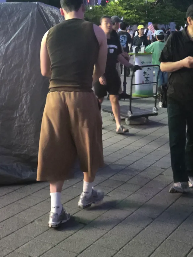 제가 사진을 잘 못 찍어서 그런데요. 비닐봉지 들고 올공 돌아댕기면서 청년들이 쓰레기들을 깨끗이 주어서.
올공이 깨끗합니다.
감44444444합