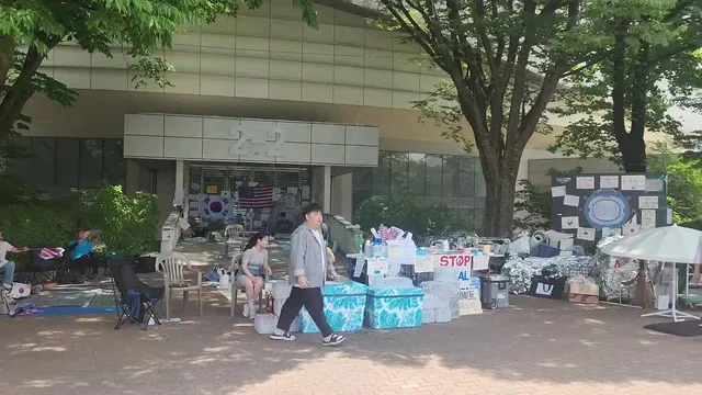 올공 6.18 1시 무사 뉴~~스

최고의 쉼터 2-2 나무가 많아 그늘져 있으며 바람 또한 선선 러브버그도 안보이오 파라솔은 소인의 자리이오 