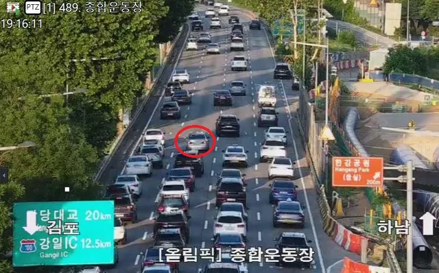올림픽대로 하남 방향 청담대교남단→잠실대교남단 구간 2차로 고장차량으로 차단되고 있습니다. 주의 운행하시기 바랍니다. https://t.co/k