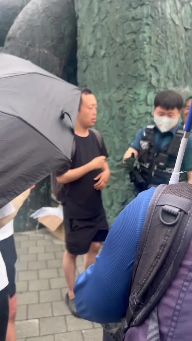 실시간 ‘올공’ 현황 

사고는 항상 요주의 인물이 칩니다. 손가락에 꼽히는 요주의 인물 또 어르신과 싸우는 중 !

아 교화가 덜 되었네요 ~