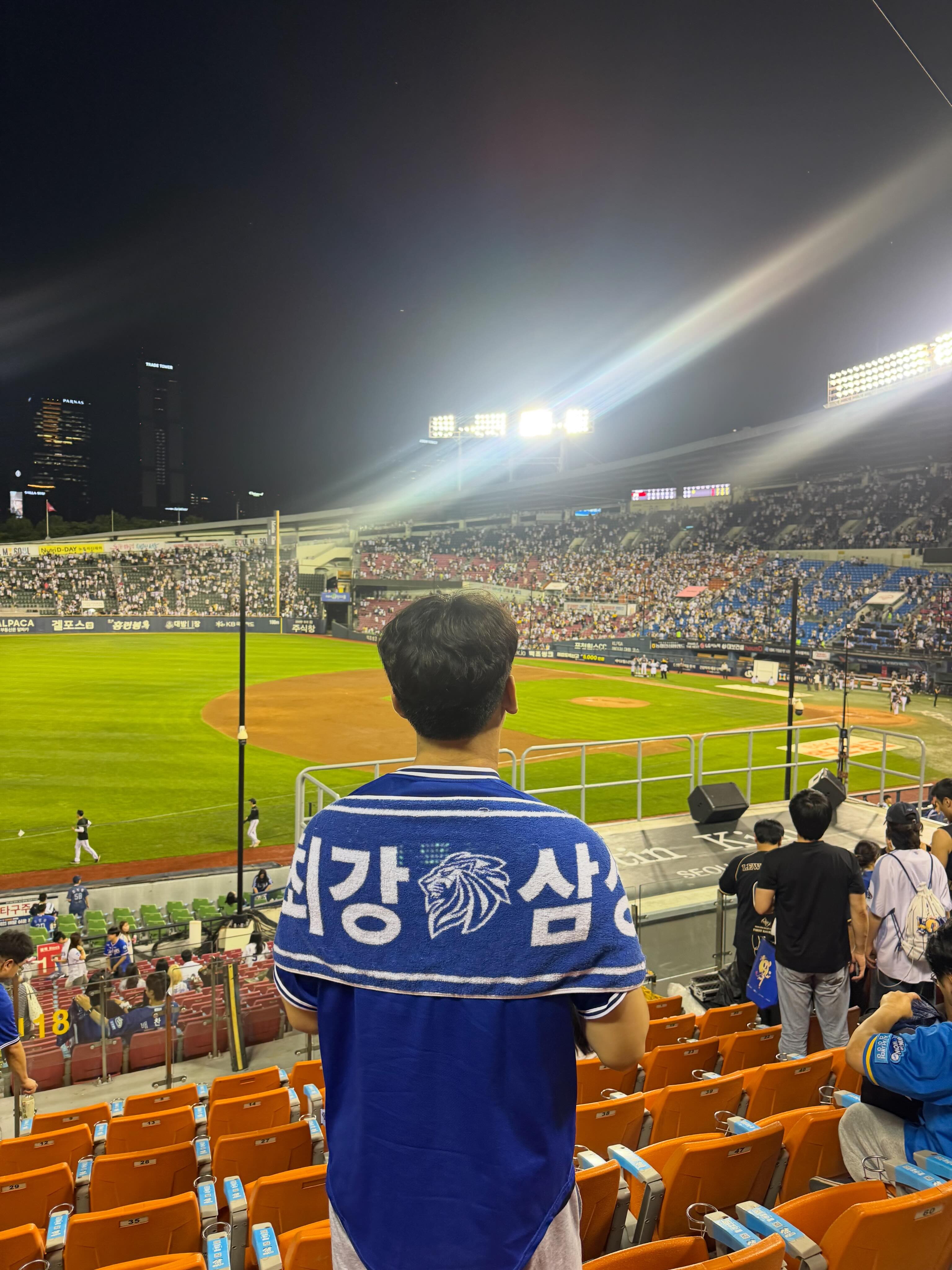 @heutjja_lions  덕분에 잠실 야구장 첫 직관을 너무나 좋은 오렌지석에서 했습니다 감사합니다 !! 경기는 아쉽게 졌지만…
김영웅 복귀