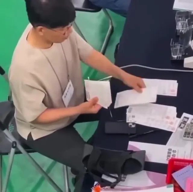 나라가 얼마나 썩었는지 감도 안 온다

부정선거 의심되는 사진, 영상들 댓글에 모아보자!!!