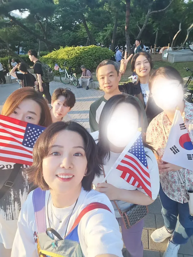 올공 나들이💕 간식 조금 먹고 몇 시간 동안 계속 서서 구호 외치고 예배드리고 찬양부르고 했는데, 하나도 안 피곤하고 오히려 성령충만해져서 컨