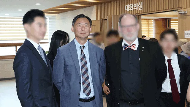 ‘이 대통령 명예훼손’ 모스탄 경찰 불출석…“보호조치 전제하에 출석...

이재명 대통령에 대한 명예훼손 등의 혐의로 수사받는 모스 탄(단현명)