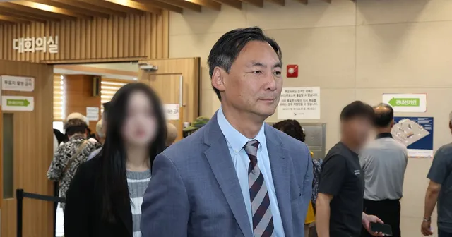 ‘李대통령 명예훼손 혐의’ 모스 탄 교수, 첫 경찰 조사 불출석

李대통령 명예훼손 혐의 모스 탄 교수, 첫 경찰 조사 불출석 사진 한 장이라도