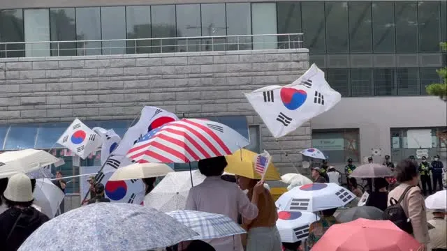 나도 왔다 올공!! 🇰🇷 🇺🇸
부정선거 재선거!!! 
다들 더운데 고생이 많으시다ㅠㅠ
