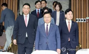 친윤 당권파 정점식의 'U턴', 장동혁 퇴진 앞당기나

정점식 국민의힘 원내대표의 최근 행보에 당 안팎의 눈길이 쏠리고 있다. 친윤계 지지 속에