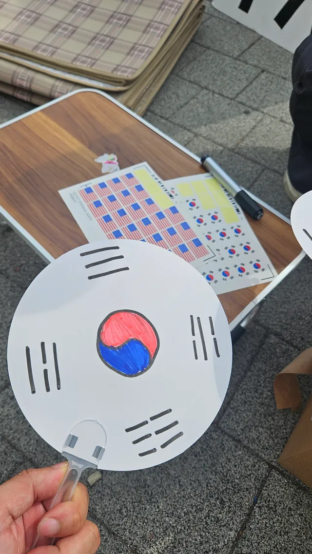 올공 부채 커스텀 !

쓰고 싶은말 쓰면 된다고 하네요?
이게 맞지! 재선거 부채가 아니라!