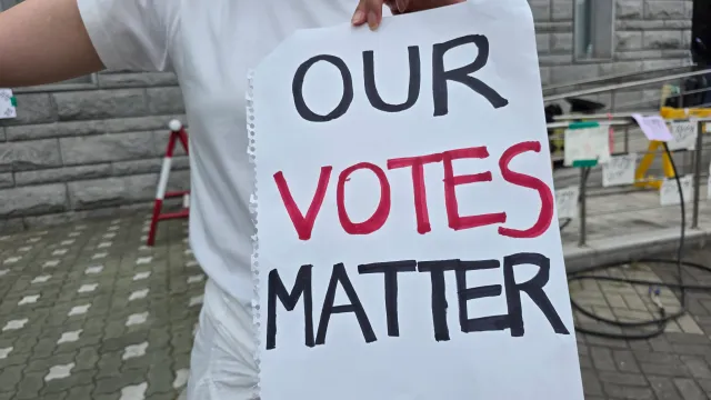 Our Votes Matter! 🇰🇷 

6월 6일 잠실 민주화운동

맨날 보던 시민단체 피켓은 없습니다.

우리는 참정권을 찾고자, 자발적