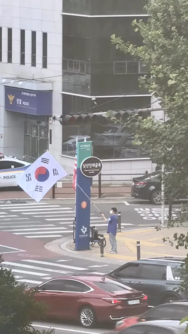 낮부터 혼자서 😢
존경스러우신 분 
대구사람이라서 행복하다 !!! 🇰🇷🇰🇷🇰🇷

#대구
