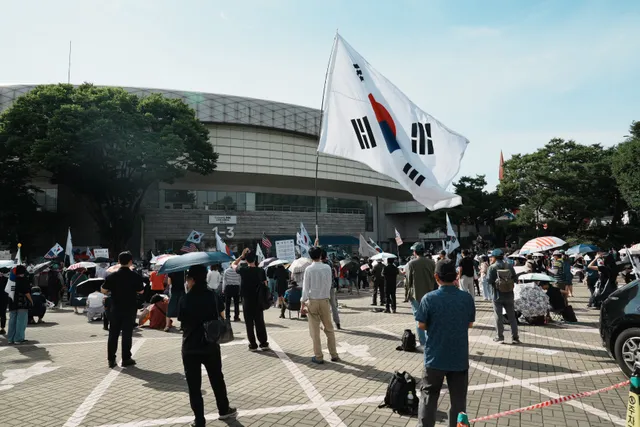 올림픽공원_26.06.24(수)
각 게이트 실시간 현황_16:40-17:00
날이 더워서 그런지 없어보이지만 그늘에 계신 분들이 많아요