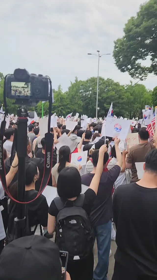 하....
선관위....
국방부....
볼때마다 너무 빡친다.
열받게하지마...😡
안그래도 먹고살기힘드니깐🇰🇷