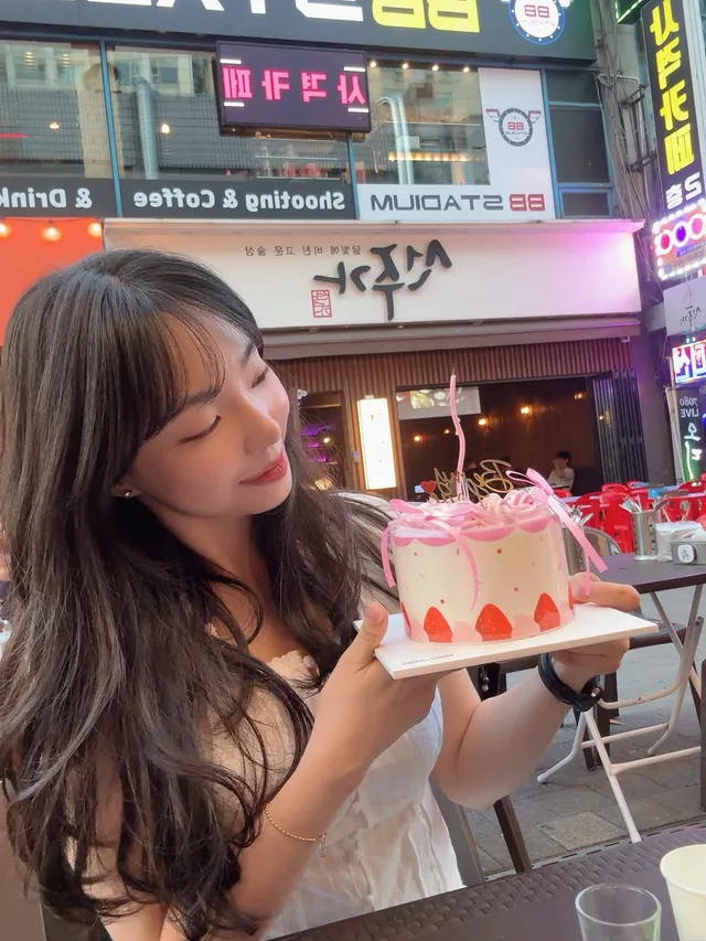 오늘은 첨으로 스레드에 일상 이모저모
생일이라 축하가 감사하면서도.. 
올공이 걱정되는 1인,,
올공의 숲은 괜찮나여.. 충전해서 갈게요🇰🇷