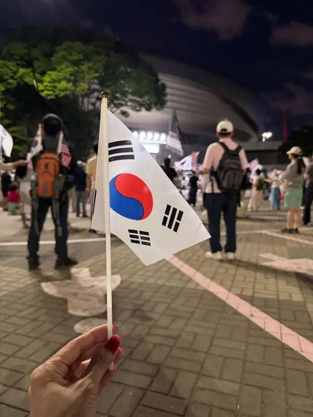 진짜네..

아줌마 둘이 덤앤더머 하다 옴🤣🤣🤣🤣
당일수표 ❓투개표❓❓
부정선거 개선거 ❓❓
부정선거 세선거❓
당일개표 ❓재투표 ❓

온