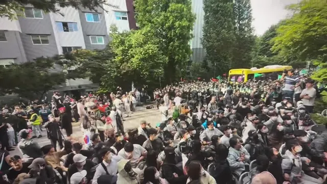 제발 주님 이 분들을 보호해주세요 투표함을 지켜주세요 제발