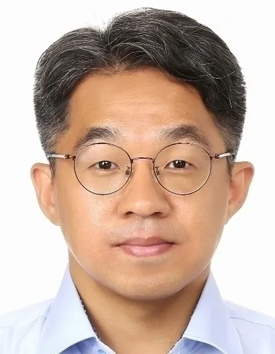 [현장에서] '강경한' 유가 통제, '미온적' 잠실 개표소 시위 관리

[서울=뉴스핌] 한태희 기자 = "언제까지 할지 모르겠네요."각각 따로 