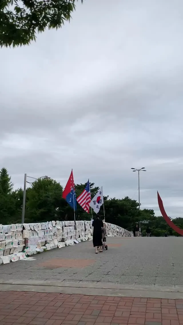 현재시간 8:53
조용하지만 불씨는 꺼지지 않았습니다.
후회하지 않게 오늘 하루 시작합니다.