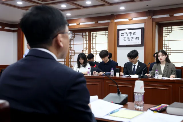 참정권 외치는 2030…"정치 목소리 낸 경험, 청년 정치 활성화 도움"

6·3 지방선거 투표용지 부족 사태를 둘러싼 일련의 과정 속에서 눈에