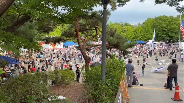 🇰🇷 6/25 오후6시30분-8시30분 🇰🇷

나 I 인데,, 엄마 도착할 동안 7시까지 1-3에서 30분동안 혼자 외치느라 힘들었다요.