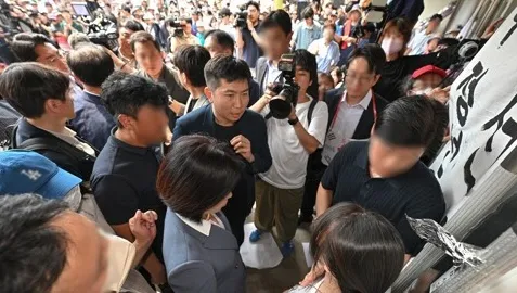 문체부, 선관위에 잠실 경기장 투표함 등 물품 반출 요청

문화체육관광부가 중앙선거관리위원회에 ‘잠실 개표소’ 올림픽공원 핸드볼경기장 내에 있는