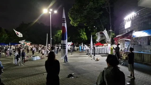2026.06.25 부정선거 22일차
김일성 독재자가 일으킨 동족 상잔의 비극, 한국전쟁 발발일 입니다. 

많은 시민들이 나오셔서 
부정선거 