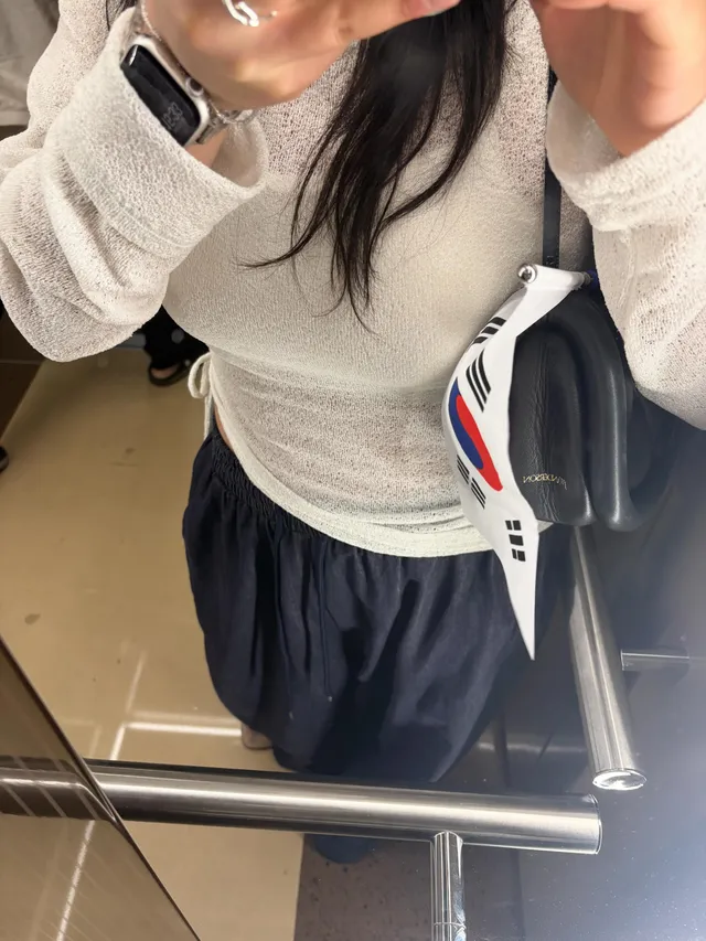 난생 첫 시위 … 
침묵으로 이뤄진 자유는 없다고 생각합니다.