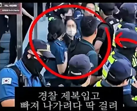 “선관위 직원 몰래 빼내려 경찰 제복 입혔다“…허위 영상 퍼뜨린 유튜...

‘잠실 투표용지 부족 시위’와 관련해 선거관리위원회 직원들이 경찰 