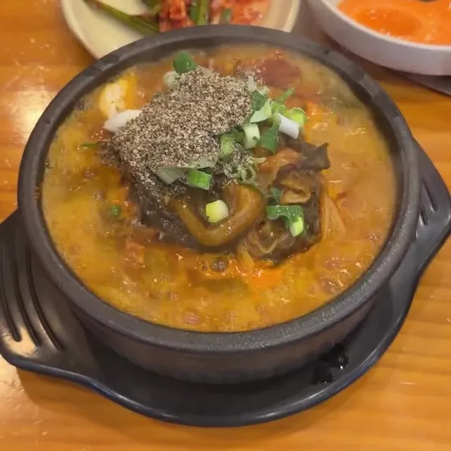 내 나이 스물여섯
올공 갔다가 뼈해장국을 때리다