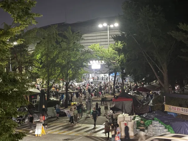 혼자와도 괜찮아여!!! 와서보니 진짜ㅜㅜㅜ
눈물...
가족들 어린아이 임산부 청년들 어르신들
자발적으로 진짜 수십명의 봉사자들...
무거워서못들