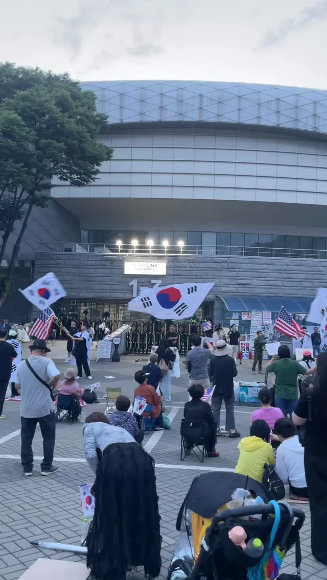 06월 25일에 누네띠네를 나눠드렸는데(소심해서 혼자는 못 나눠드림) 너무 보람찼당..후 돈 많이 벌어서 이런 일이 생기면 밥차라도 쏘고 싶어졌