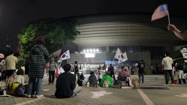 이시간까지있는건 처음이요..모기가 많아요..~