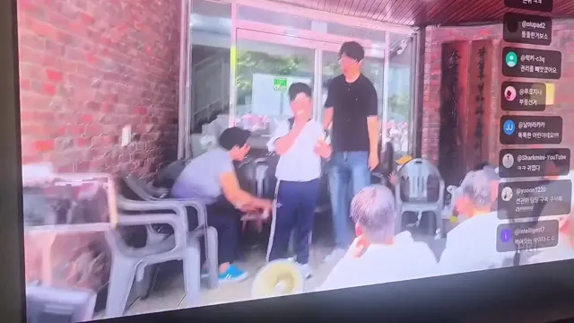 잠실 7동 투표소

초등학교 4학년이 나와서 '우리 엄마 투표 못했다'

선관위는 초등학생만도 못하다!