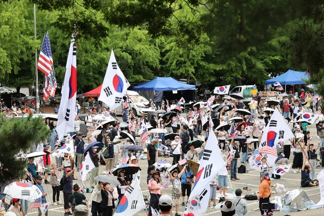 “선관위 직원 경찰 위장했다” 허위 사실 유포한 대구 유튜버 검거

6·3 지방선거 투표용지 부족 사태로 촉발된 서울 송파구 올림픽공원 ‘잠실 