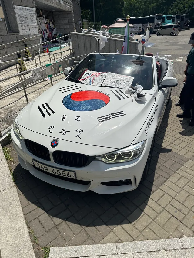올공 다녀갑니당
한 30분 돌아본것 같네요
스레드에서 본 핫플들 열심히 구경한거같네요
내향인 존도 있고 여기저기 스레드에서 봤지만
자원봉사자분들