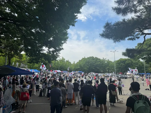 10:30분 현황 + 애국가 4절 완창
확실히 햇살따갑고 더워요 
대비 잘하고 오세요
