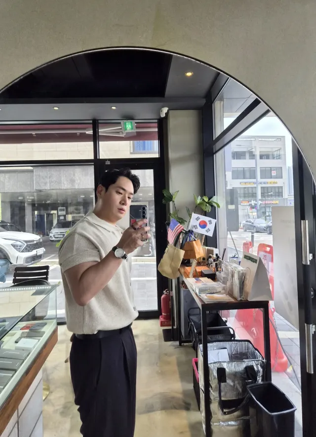 이번주 올공은 내일갑니다!! 
저는 일주일에 한번 밖에 못가네요..
매일 가지 못해 부끄럽지만 
갈때 만큼은 목소리 외치고 오겠습니다
멸공🔥�