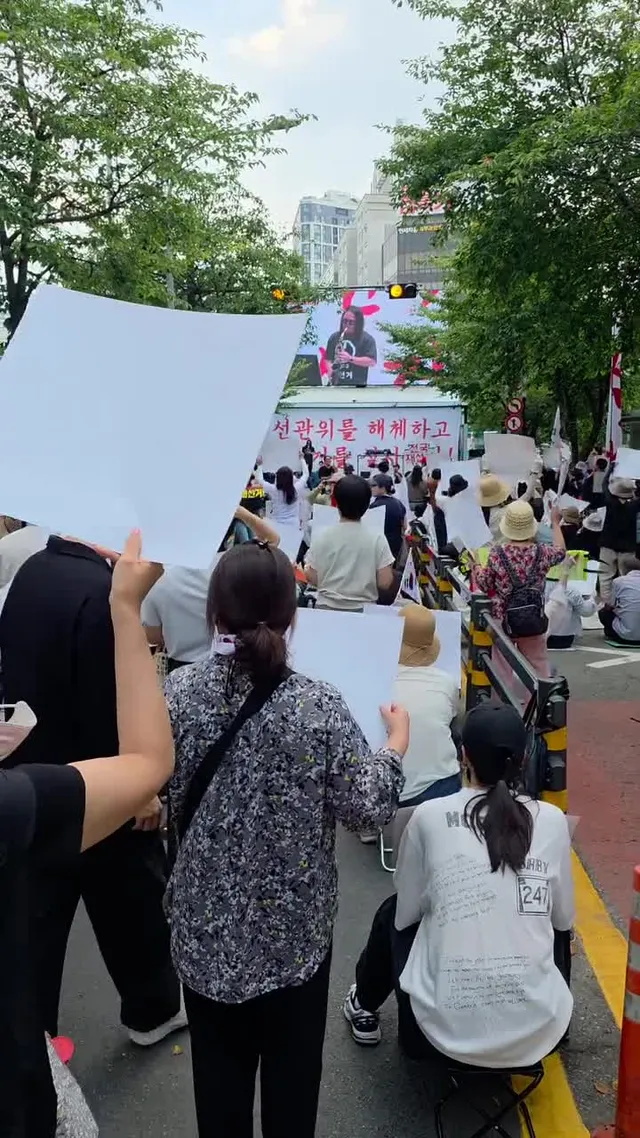선거관리위원회를 해체하고 전국적인 재선거를 실시하여 국민의 주권을 회복하고 참정권을 보장해야 합니다.