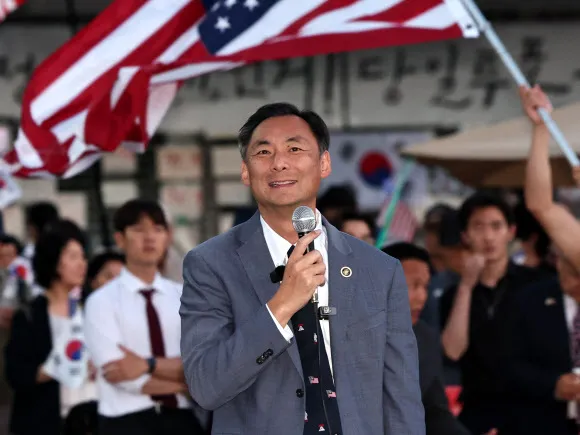 경찰 수사 앞둔 모스 탄, 올림픽공원 찾아 ‘부정선거’ 거듭 주장

이재명 대통령 명예훼손 혐의로 경찰 수사를 받는 모스 탄 미국 리버티대 교수