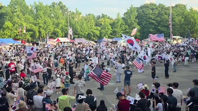 부정선거, 재선거 열기가 뜨겁다. 더운 날씨에도 쉬지 않고 외친다. 내 표를 돌려 다오!
2026.6.27. 잠실 올림픽공원