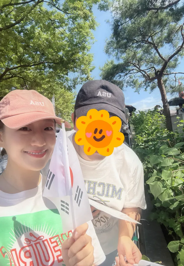 남펴니랑 외치고 옴!
철철더위 땡볕에 등줄기 땀이 줄줄흘러도 좋았다.
가족식사 후에 갔는데, 식사자리에서 아빠가
“올림픽공원 대단하더라. 의료시