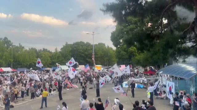 올림픽 공원 주말 인파 
이렇게 재선거 원하는 사람들 많다