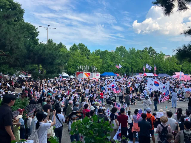 방금 스레드에서 예전에 손절한 극좌 지인을 발견했다. 남성 비하에 부자 악마화가 심해서 멀리했던 사람인데 (자신이 그동안 중도였다고함 ㅋㅋ), 