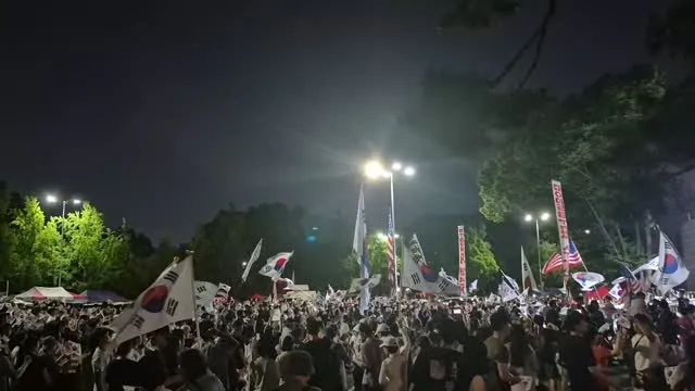 올공 오늘 진짜 미침
1-3만 많은 게 아님. 사람 없다고 거짓말 좀 하지마라 와서 보라고.
다들 감사합니다 ㅠㅠ